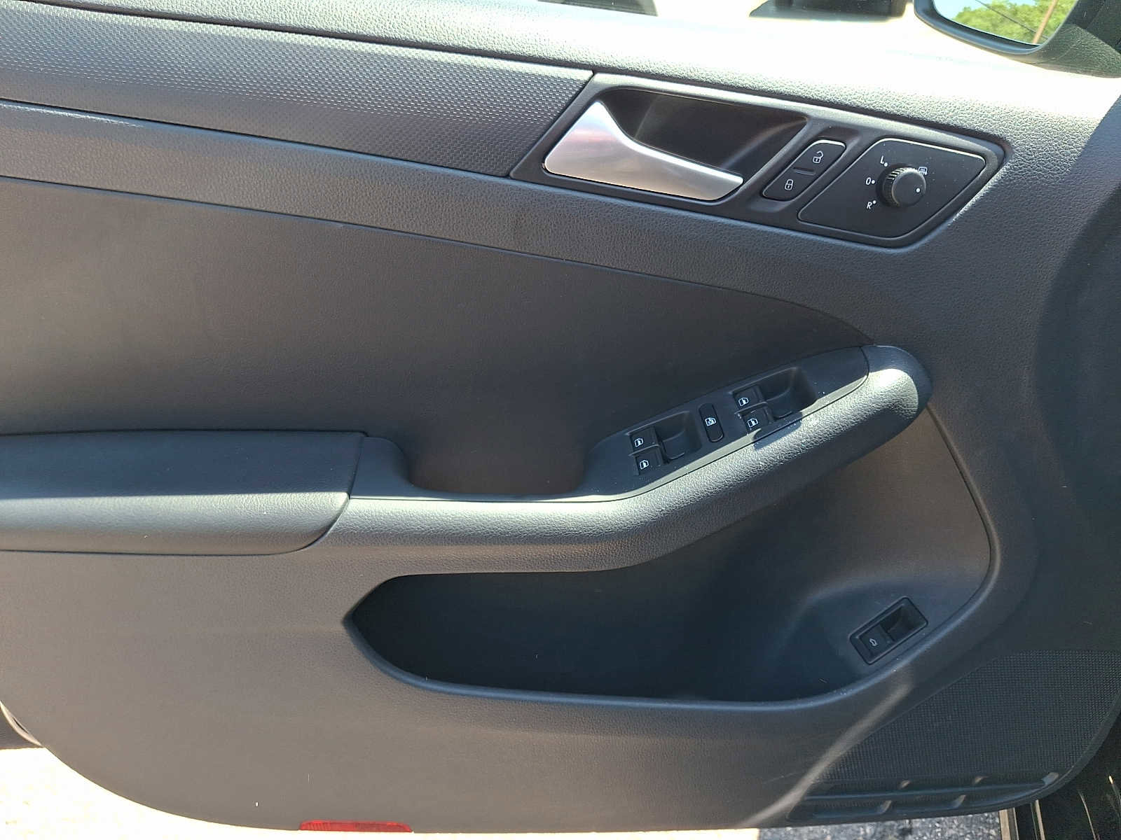Used 2014 Volkswagen Jetta SE FWD image 12