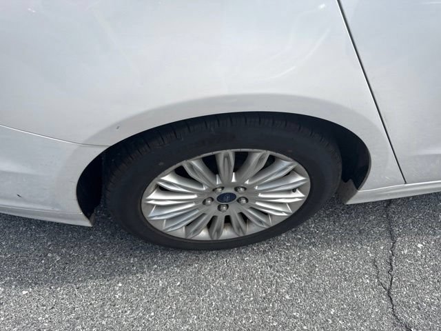 Used 2013 Ford Fusion Energi SE FWD image 7