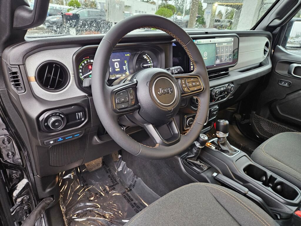 Used 2024 Jeep Wrangler Unlimited image 19