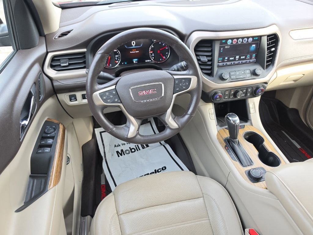 Used 2017 GMC Acadia Denali w/ Technology Package image 7