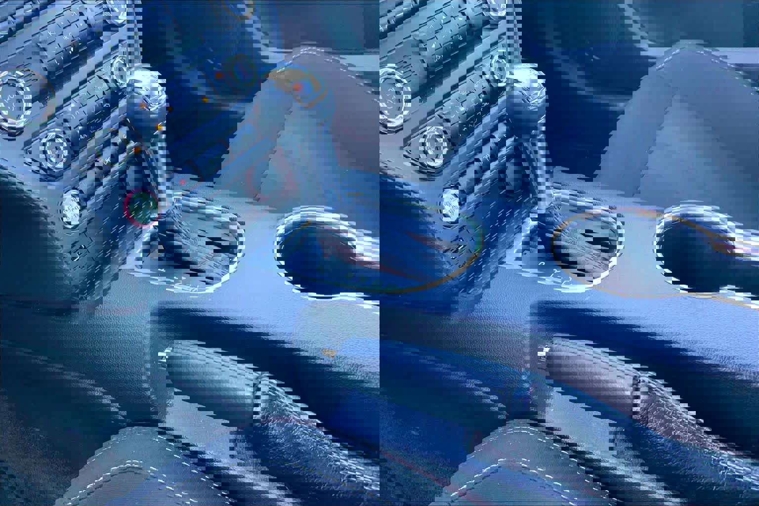 Used 2018 Ford Mustang EcoBoost image 19