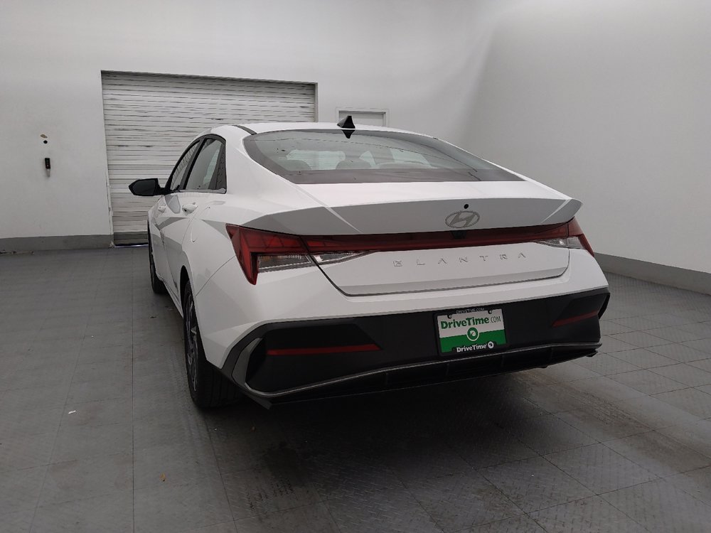 Used 2025 Hyundai Elantra SEL image 6