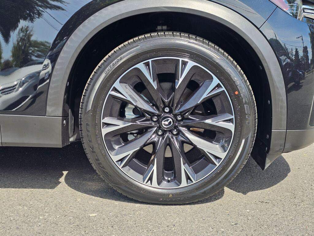 Certified 2024 MAZDA CX-90 Plug-In Hybrid w/ Premium Plus AWD/4WD image 9