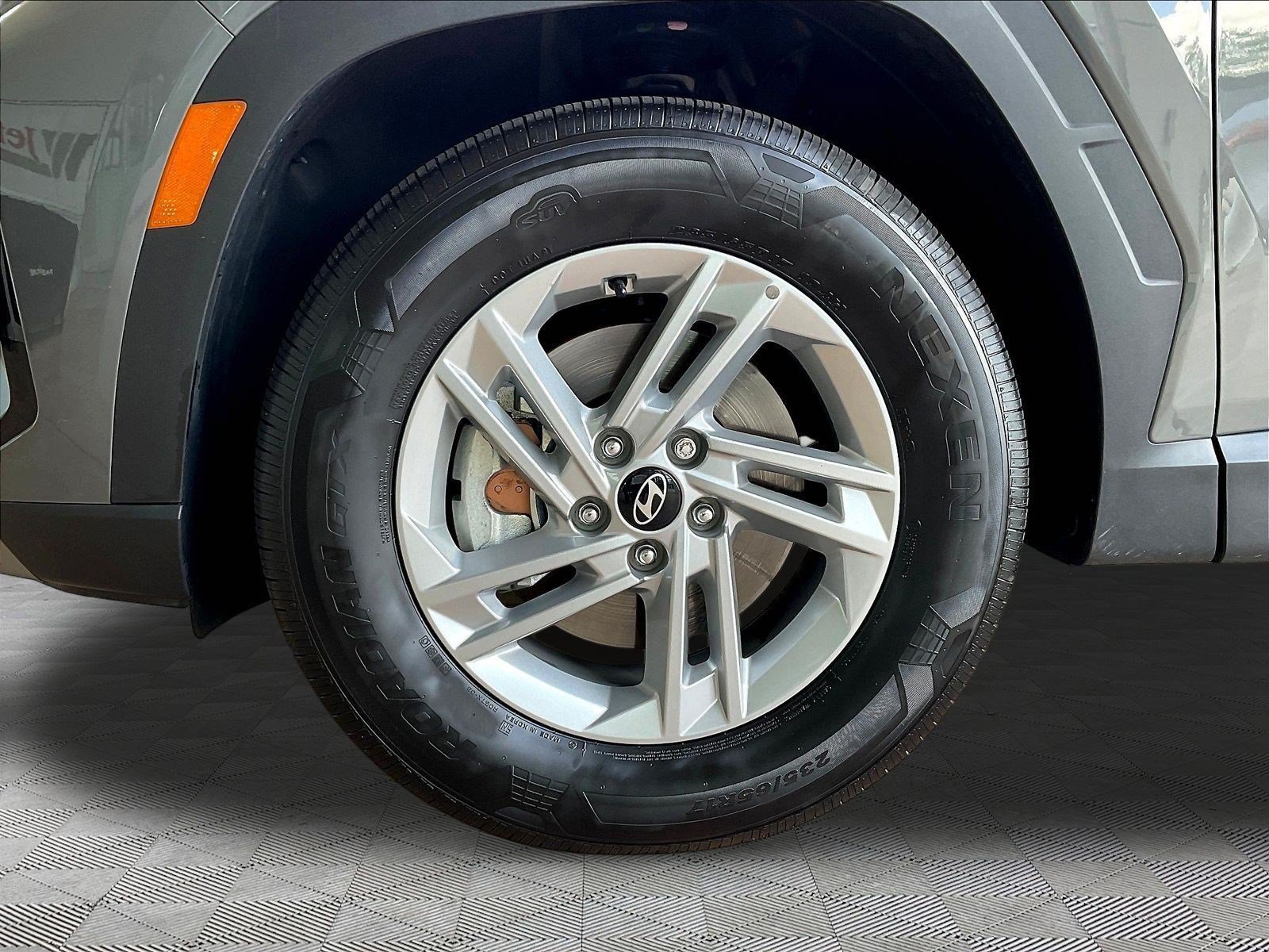 Used 2025 Hyundai Tucson SE FWD image 31