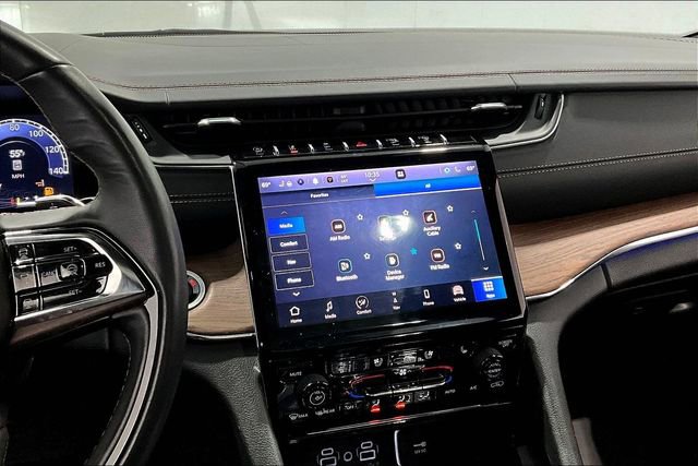 Used 2023 Jeep Grand Cherokee Summit w/ Luxury Tech Group V image 9