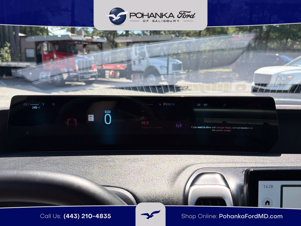Certified 2025 Ford Expedition Active AWD/4WD image 9