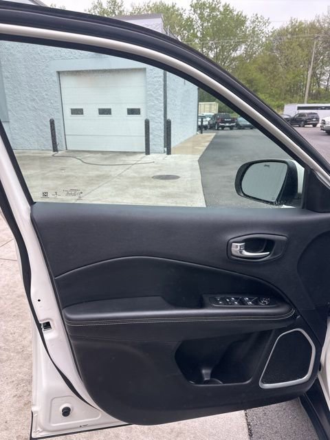 Used 2019 Jeep Compass Latitude w/ Popular Equipment Group AWD/4WD image 33