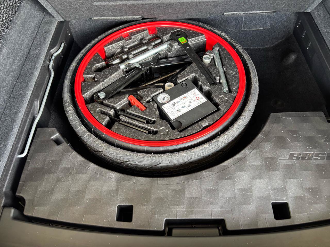 Used 2019 Porsche Cayenne AWD/4WD image 28