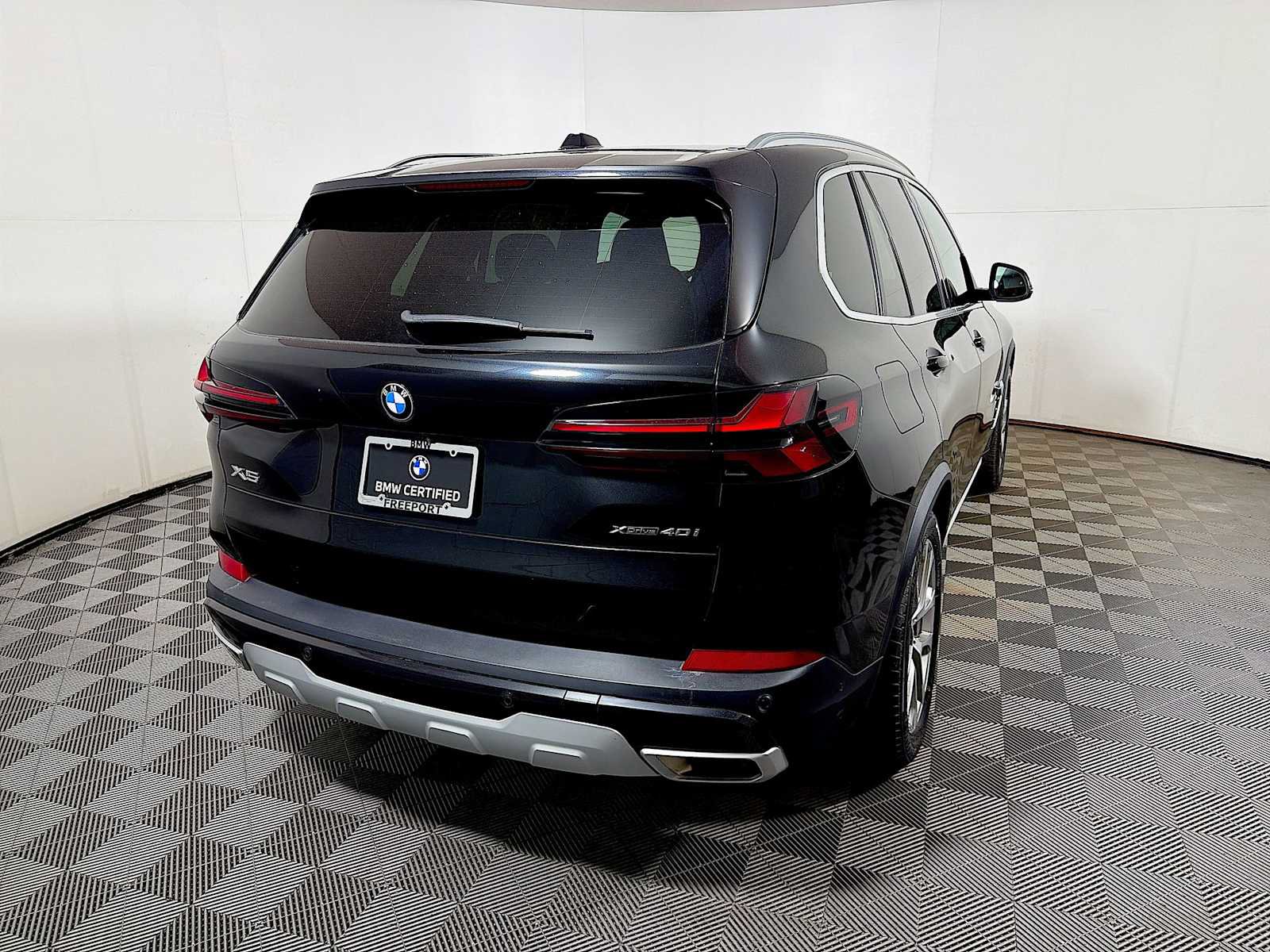 Certified 2024 BMW X5 xDrive40i w/ Premium Package AWD/4WD image 6