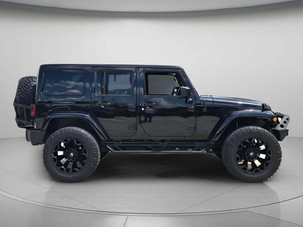 Used 2018 Jeep Wrangler Unlimited Sahara AWD/4WD image 4