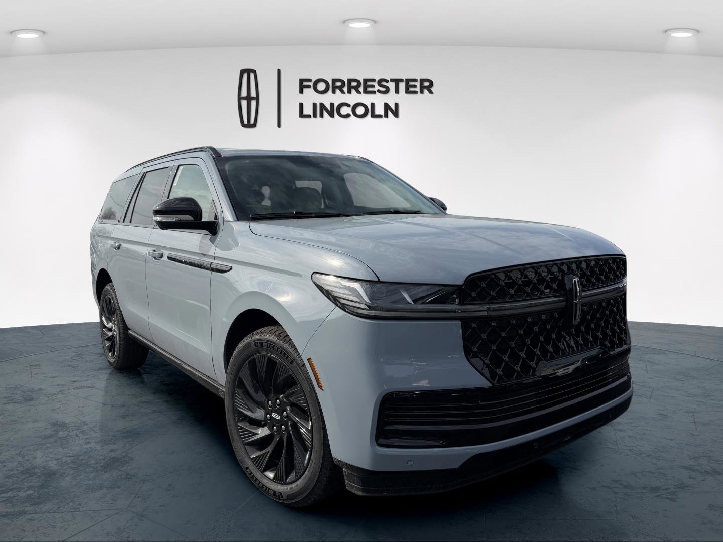 New 2026 Lincoln Navigator Reserve w/ Jet Appearance Package image 1