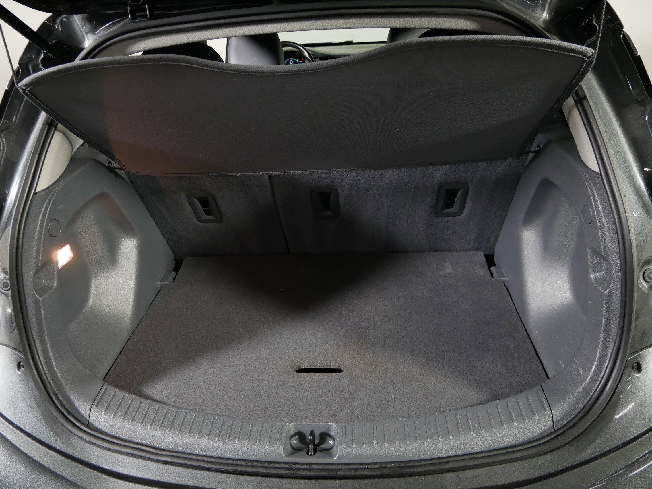 Used 2019 Chevrolet Bolt Premier w/ Infotainment Package image 18