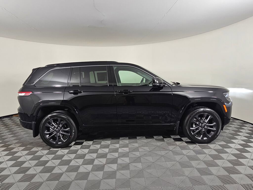 New 2026 Jeep Grand Cherokee Limited image 3