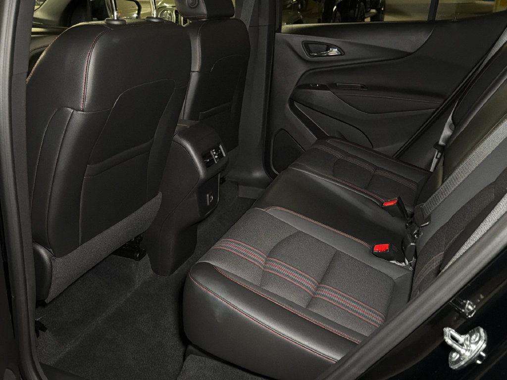Used 2024 Chevrolet Equinox RS AWD/4WD image 16