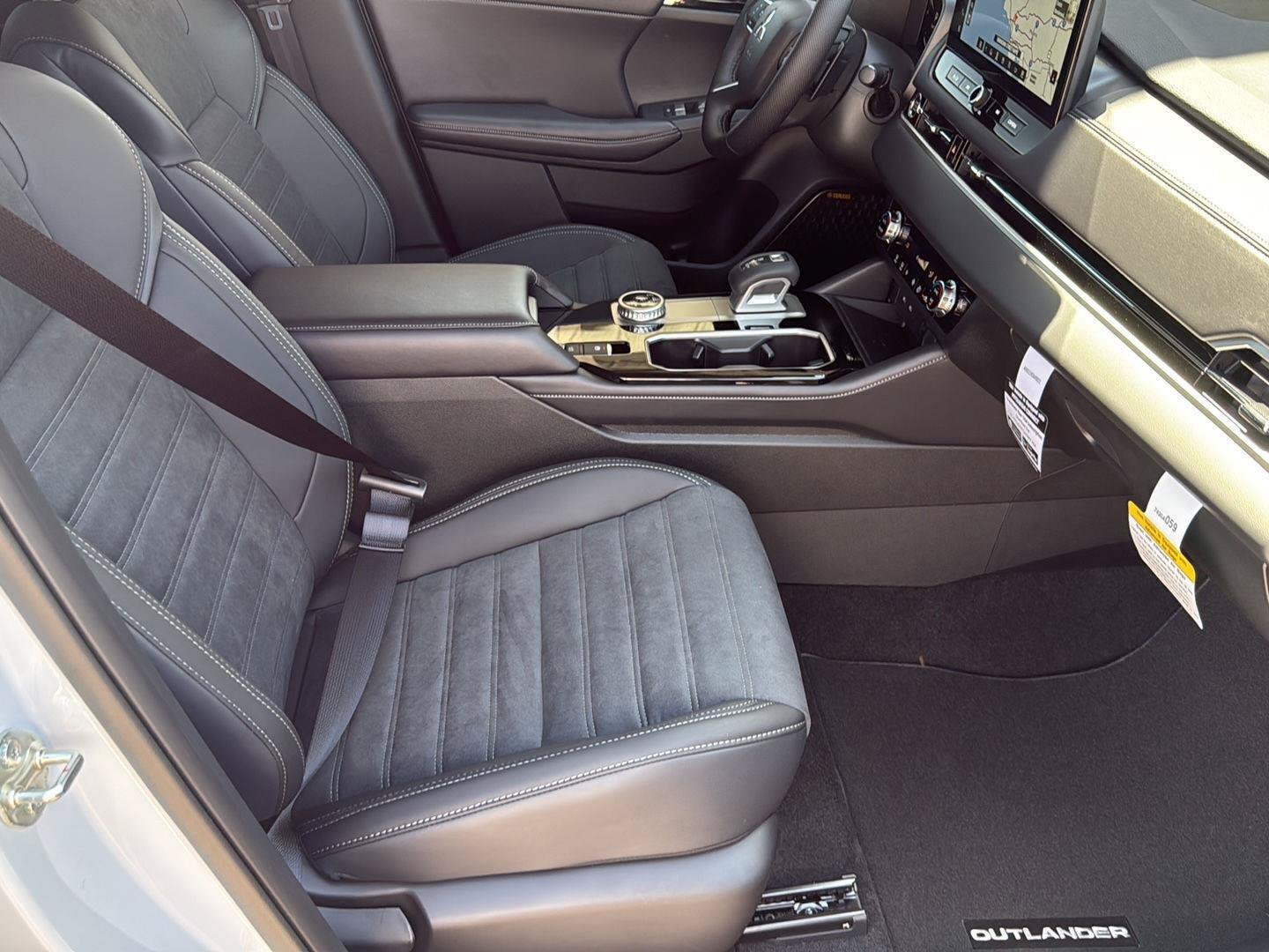 New 2026 Mitsubishi Outlander SE FWD image 24
