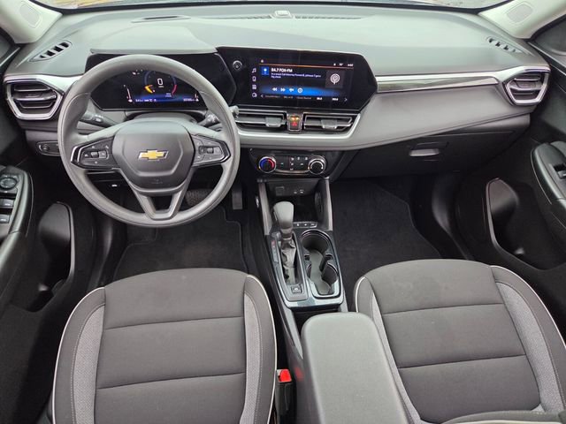 Used 2025 Chevrolet TrailBlazer LT AWD/4WD image 9