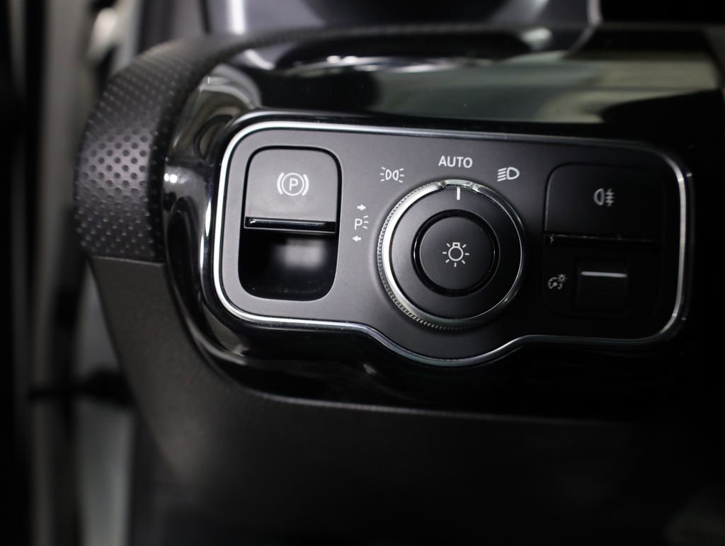 Certified 2019 Mercedes-Benz A 220 4MATIC image 13