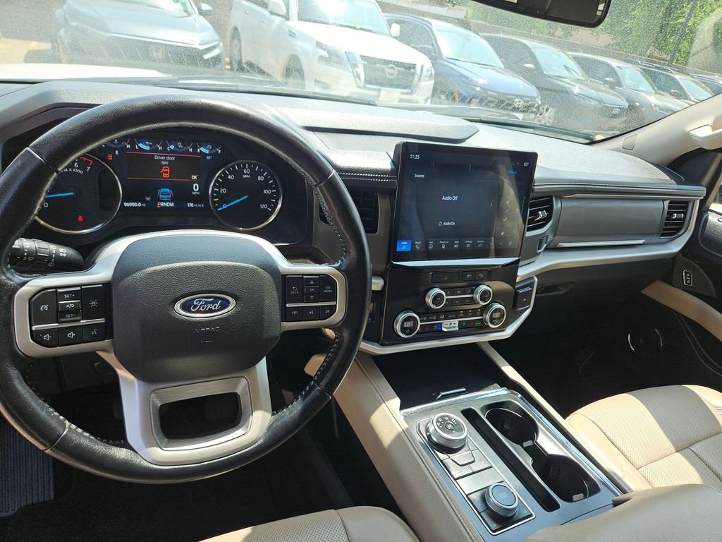 Used 2023 Ford Expedition Max XLT image 16