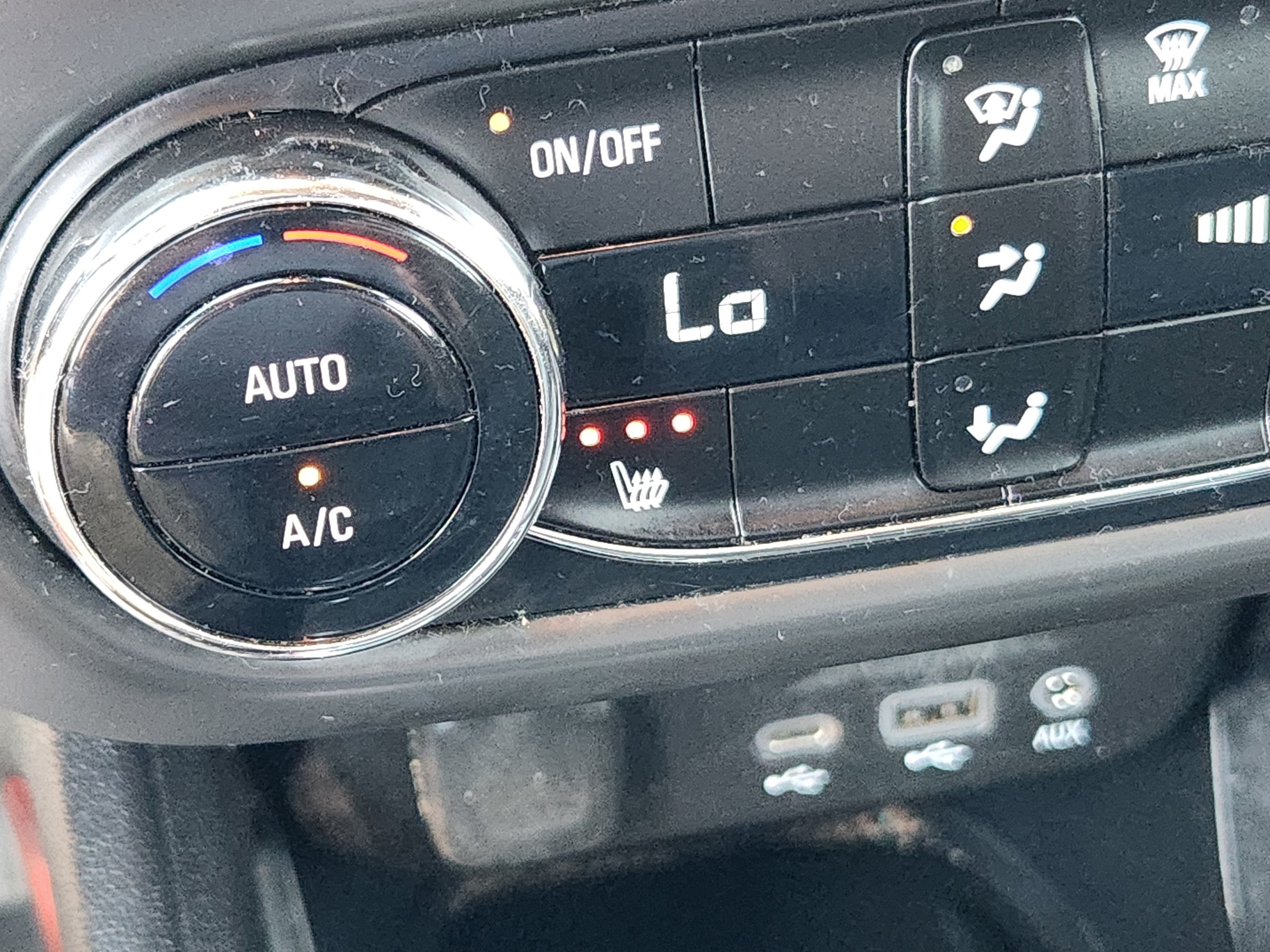 Used 2022 Chevrolet TrailBlazer RS w/ Technology Package AWD/4WD image 15