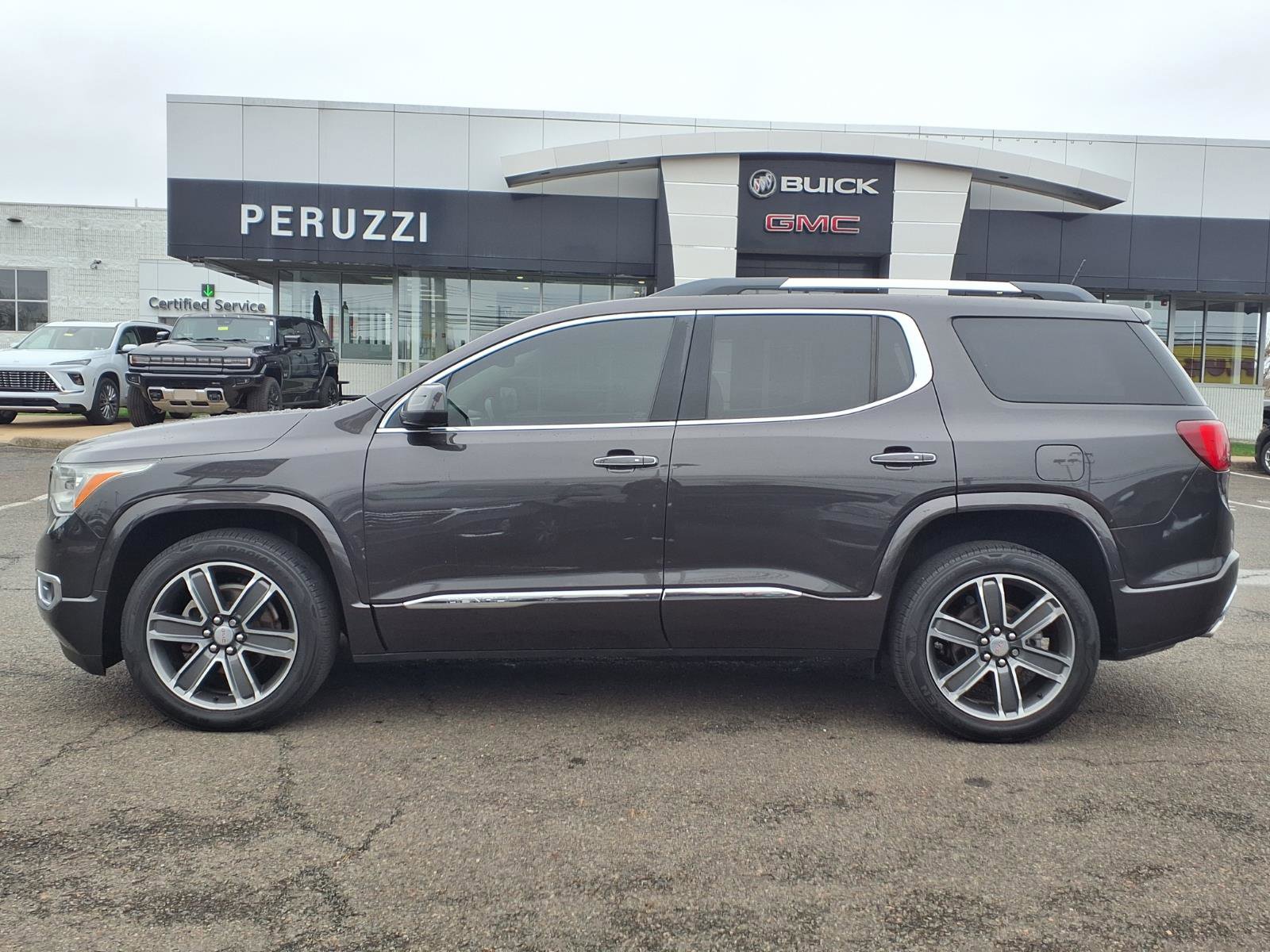 Used 2018 GMC Acadia Denali w/ Technology Package image 7