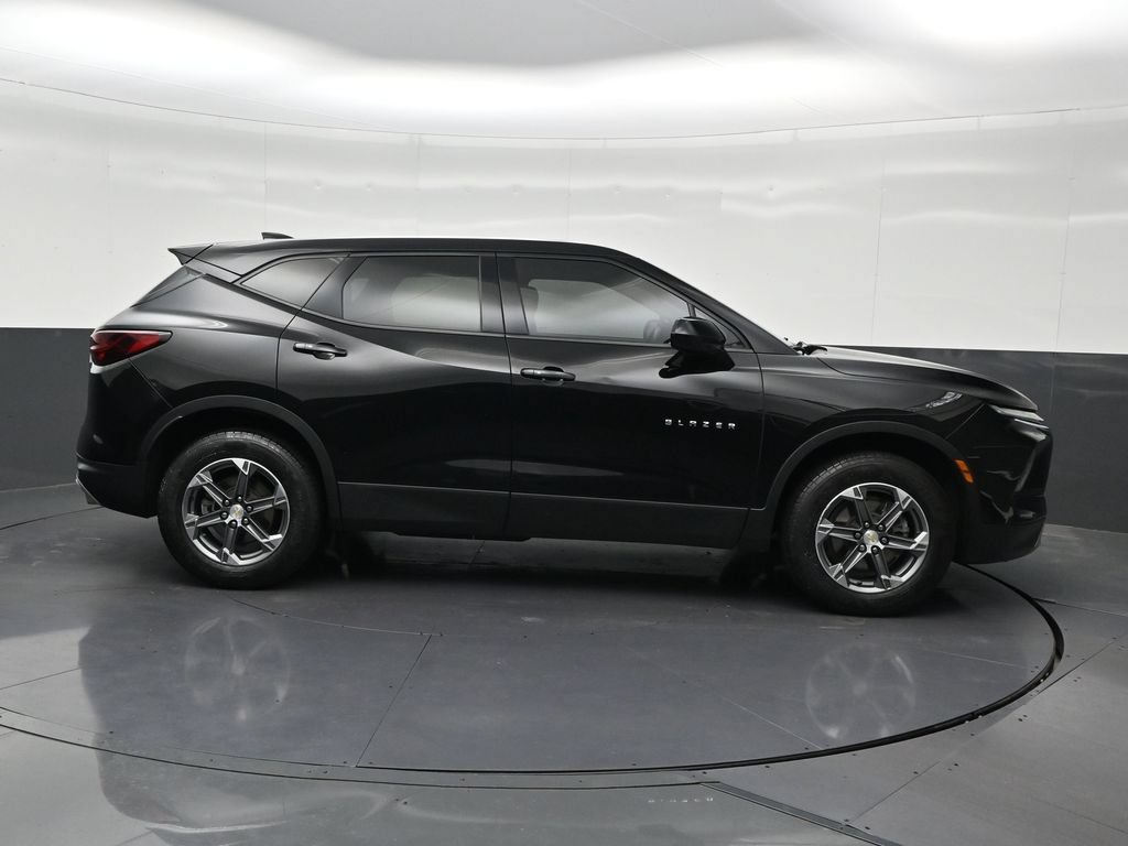 Used 2023 Chevrolet Blazer LT FWD image 7