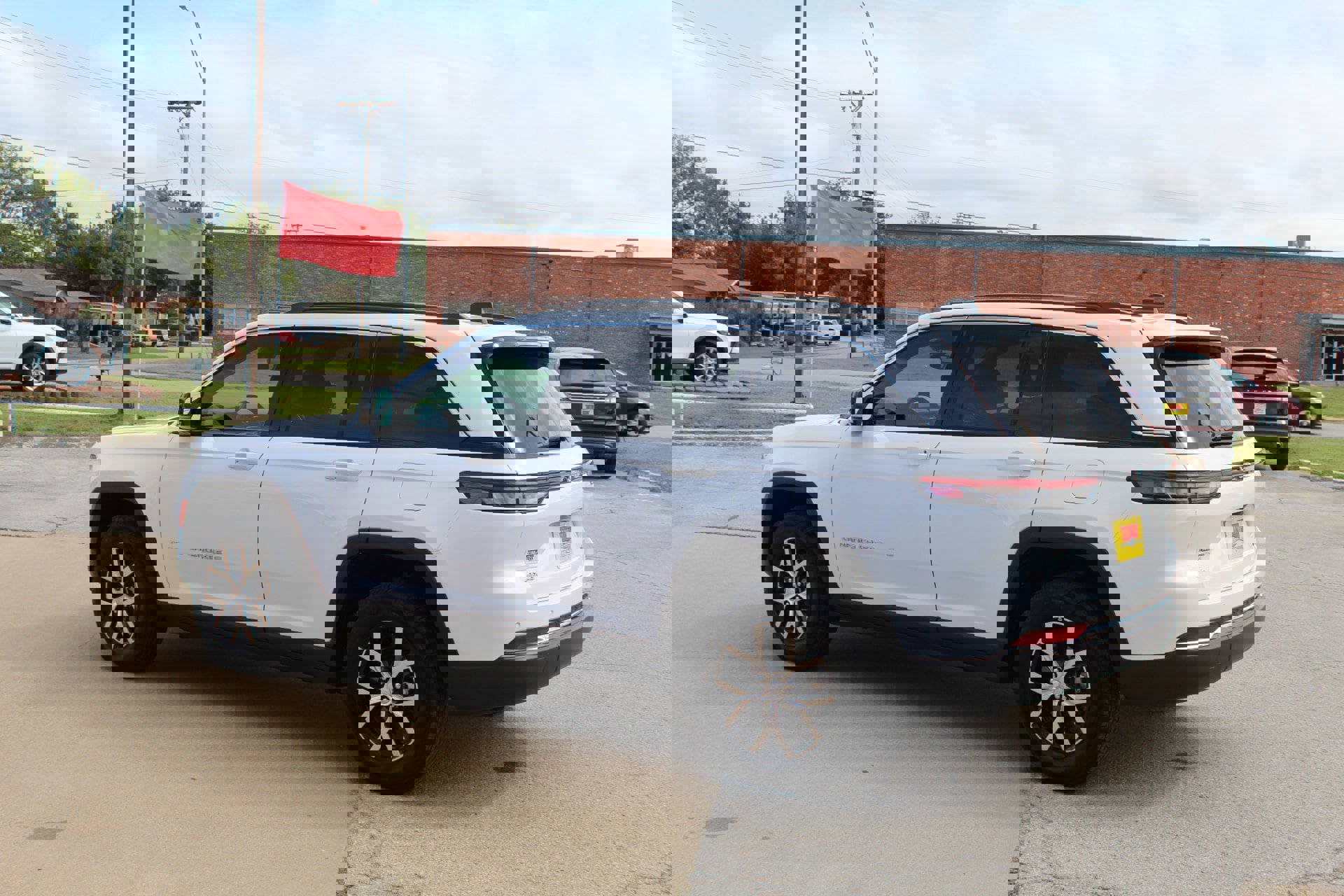 Used 2024 Jeep Grand Cherokee Limited image 8