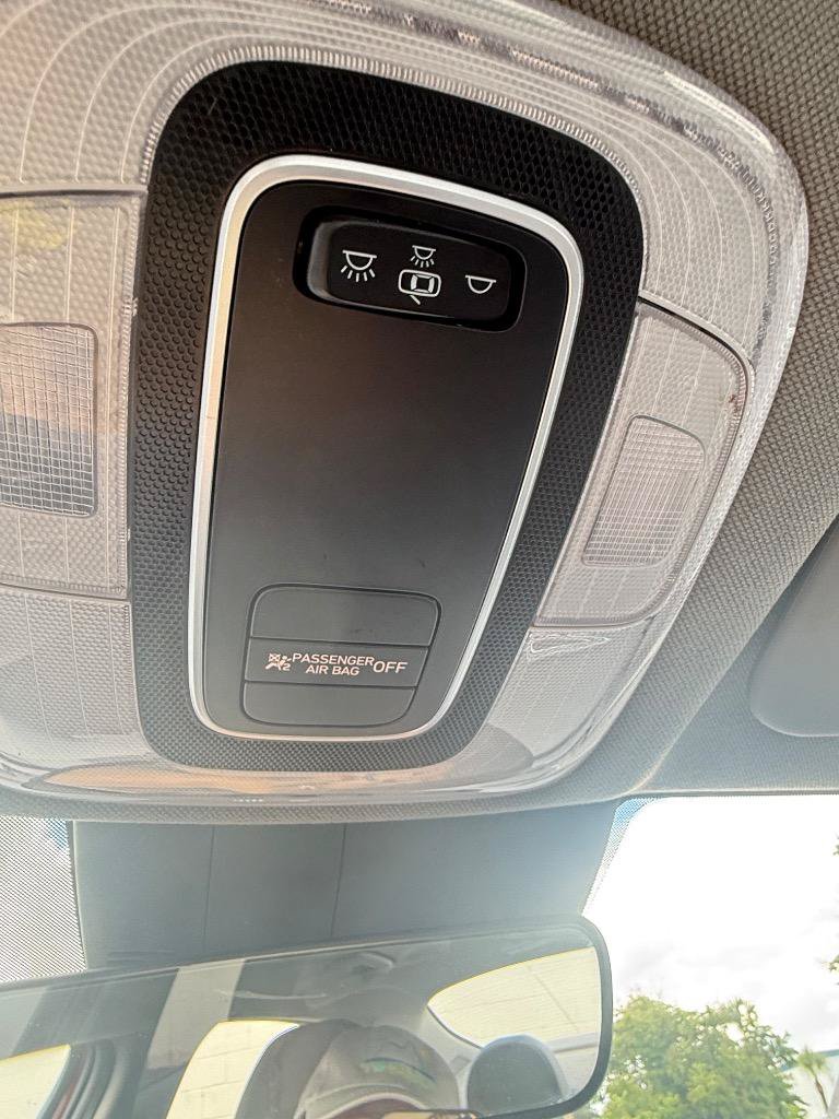 Used 2021 Hyundai Elantra SE FWD image 11