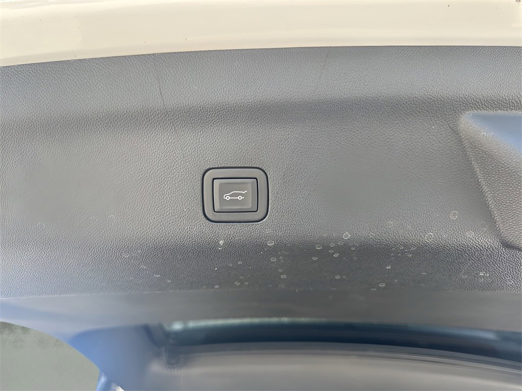 Used 2024 Chevrolet Tahoe RST image 33