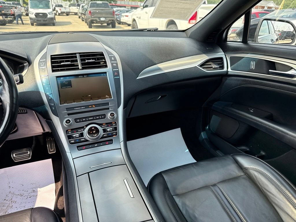 Used 2018 Lincoln MKZ Select w/ Select Plus Package AWD/4WD image 13
