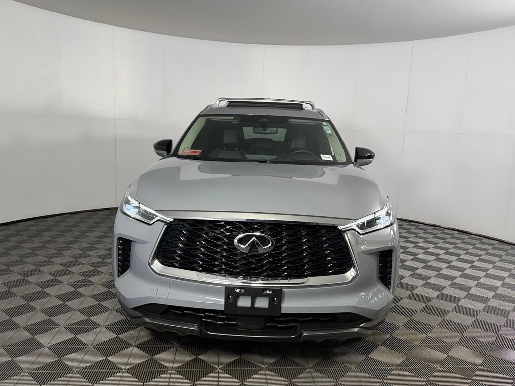 Used 2025 INFINITI QX60 Sensory w/ Vision Package AWD/4WD image 3