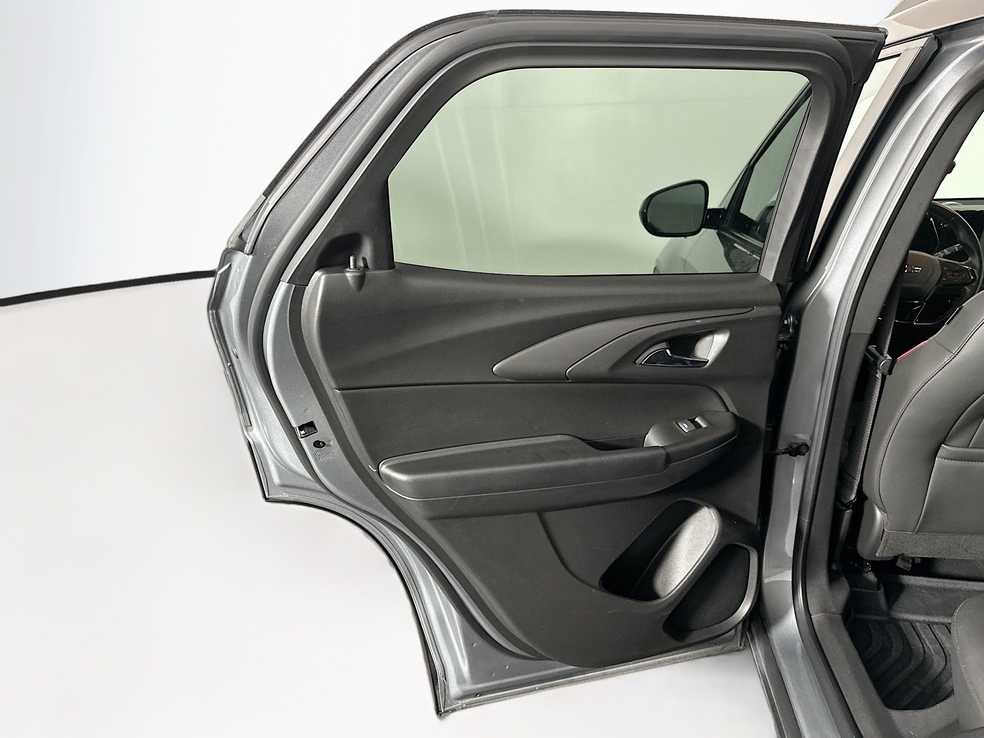 Used 2024 Chevrolet TrailBlazer RS FWD image 24