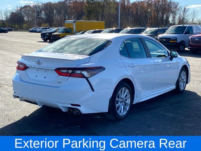Used 2023 Toyota Camry SE image 3