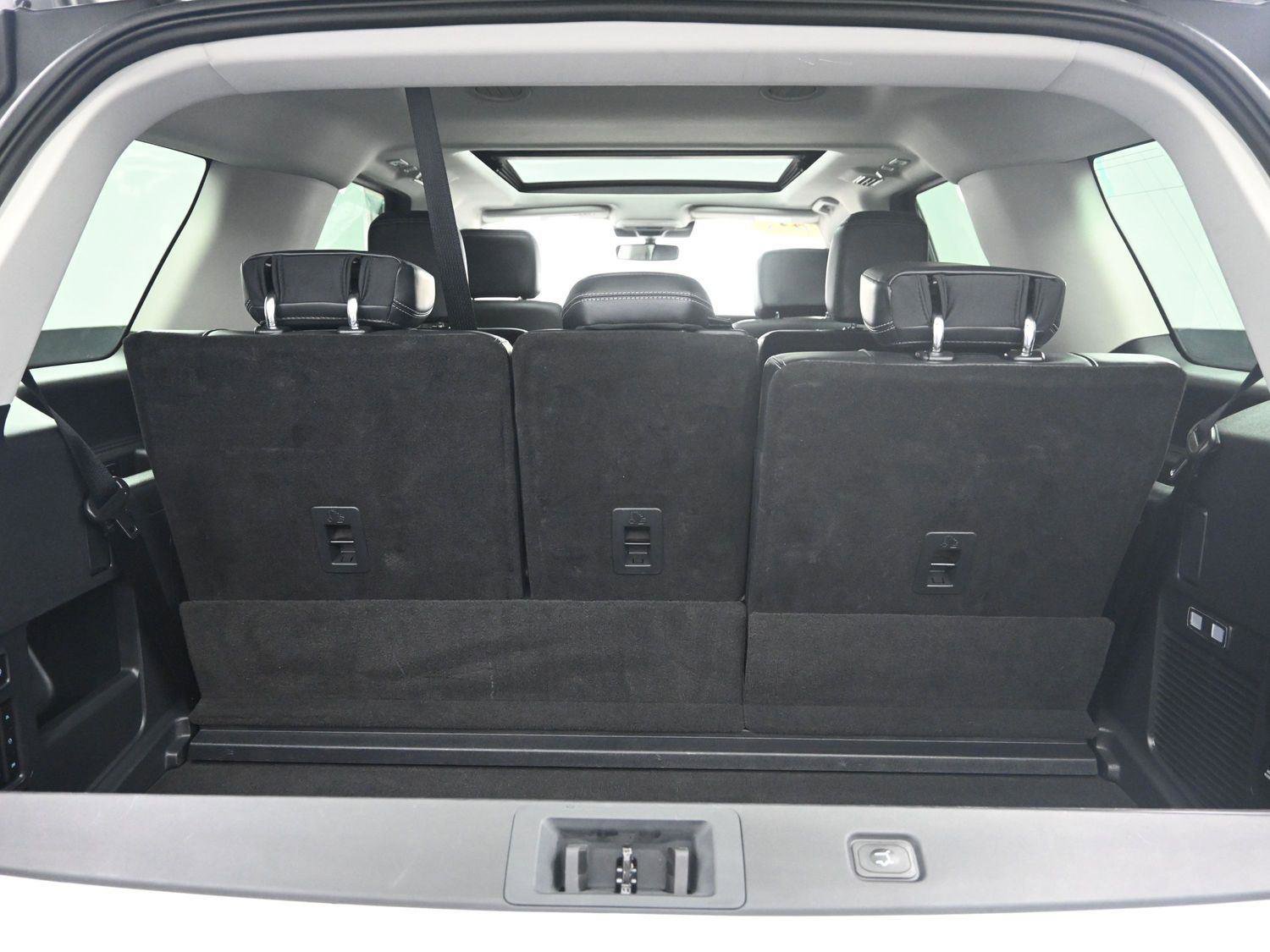 Used 2025 Ford Expedition Platinum image 18