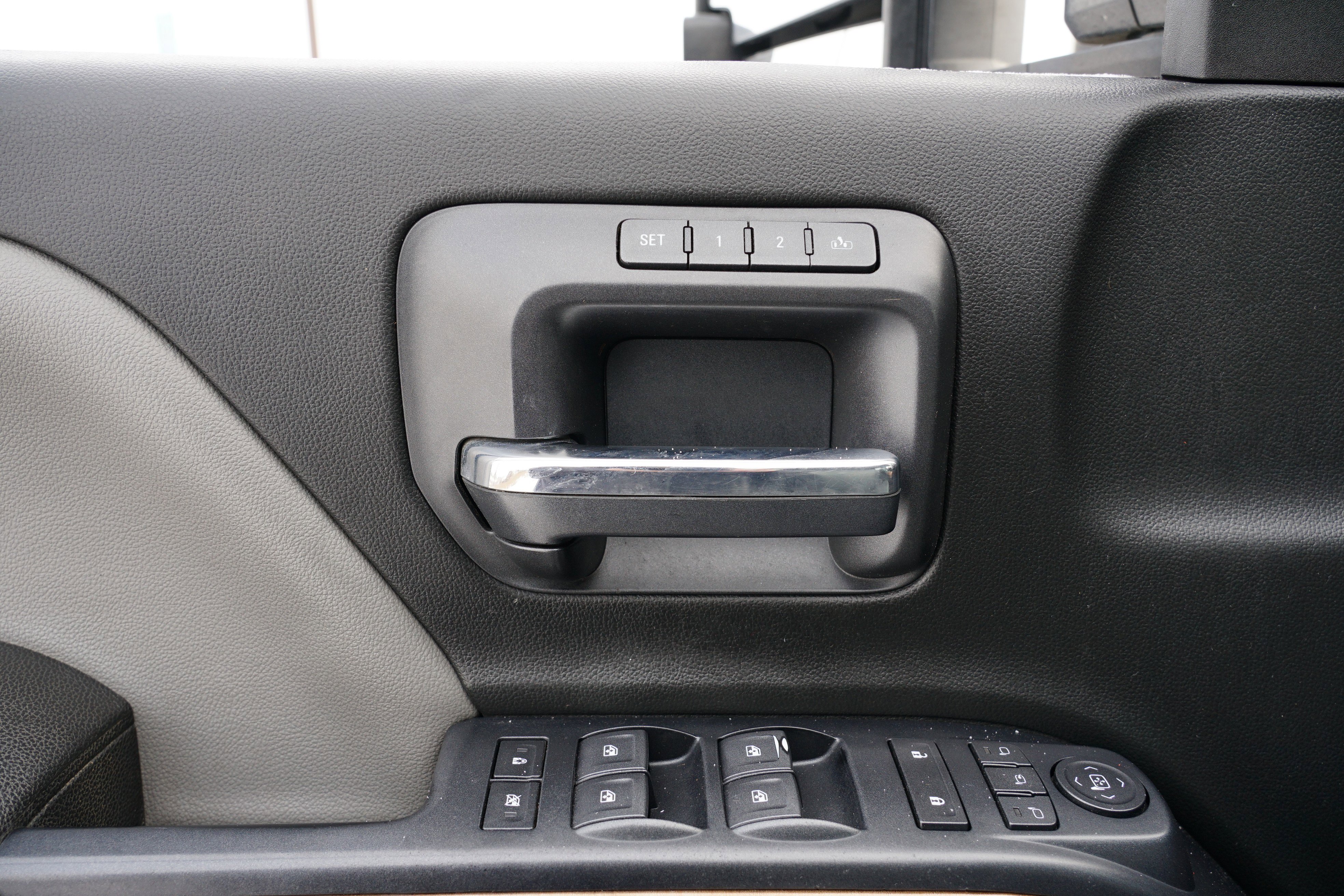 Used 2018 Chevrolet Silverado 3500 LTZ w/ Duramax Plus Package image 19