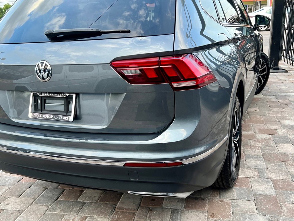 Used 2021 Volkswagen Tiguan SE w/ Panoramic Sunroof Package FWD image 26