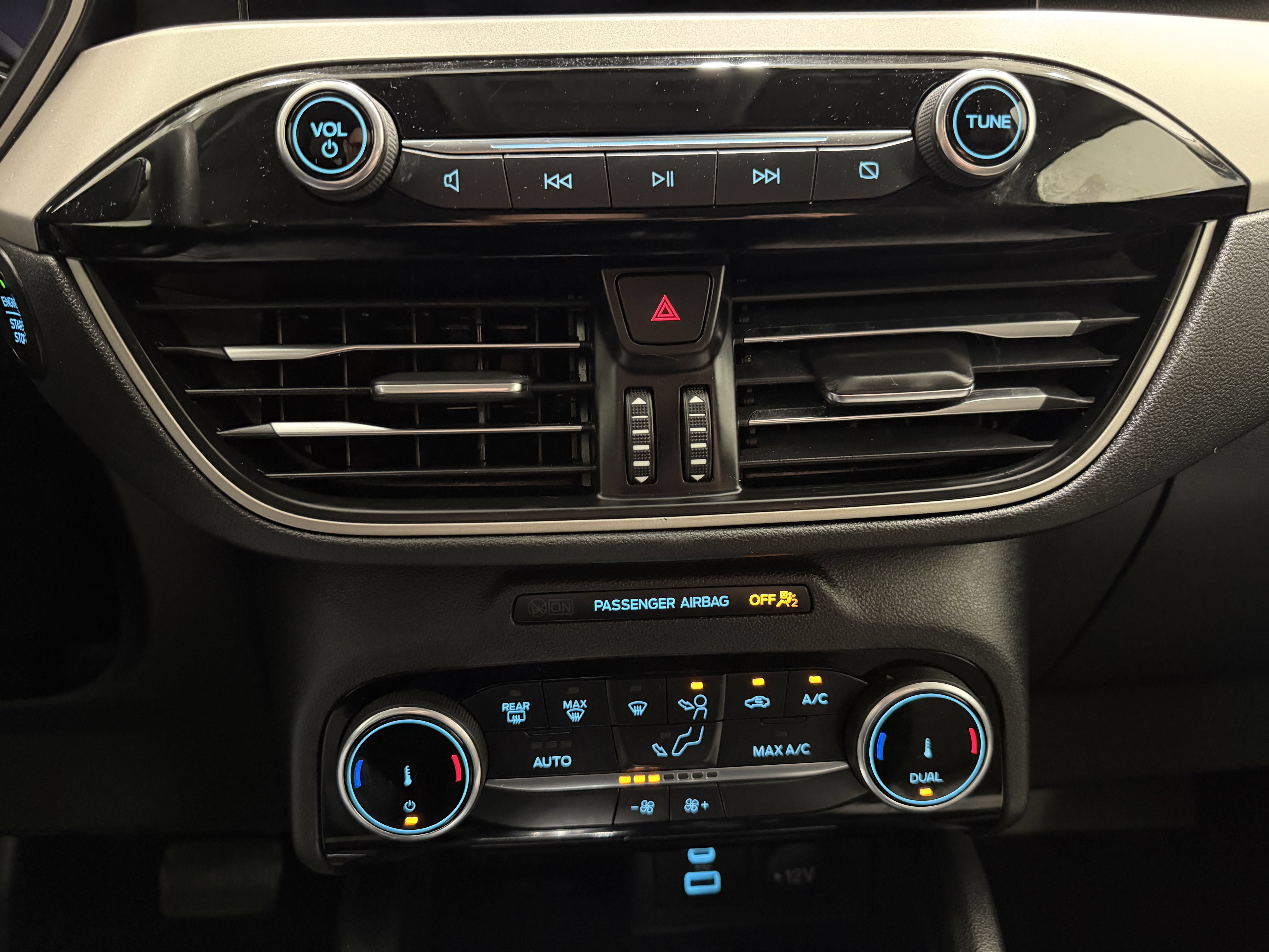 Used 2022 Ford Escape SE FWD image 16