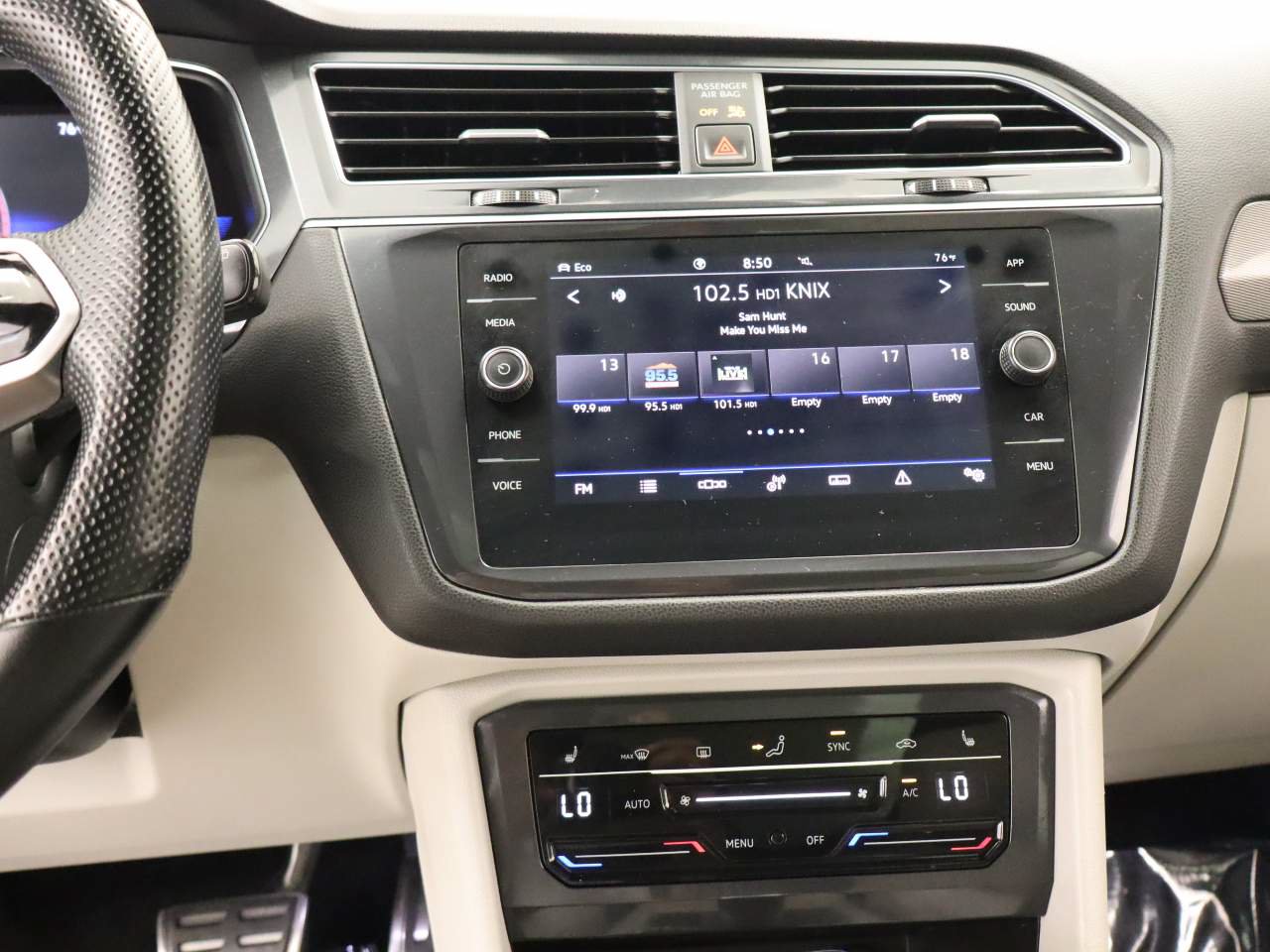 Used 2023 Volkswagen Tiguan SE R-Line AWD/4WD image 10