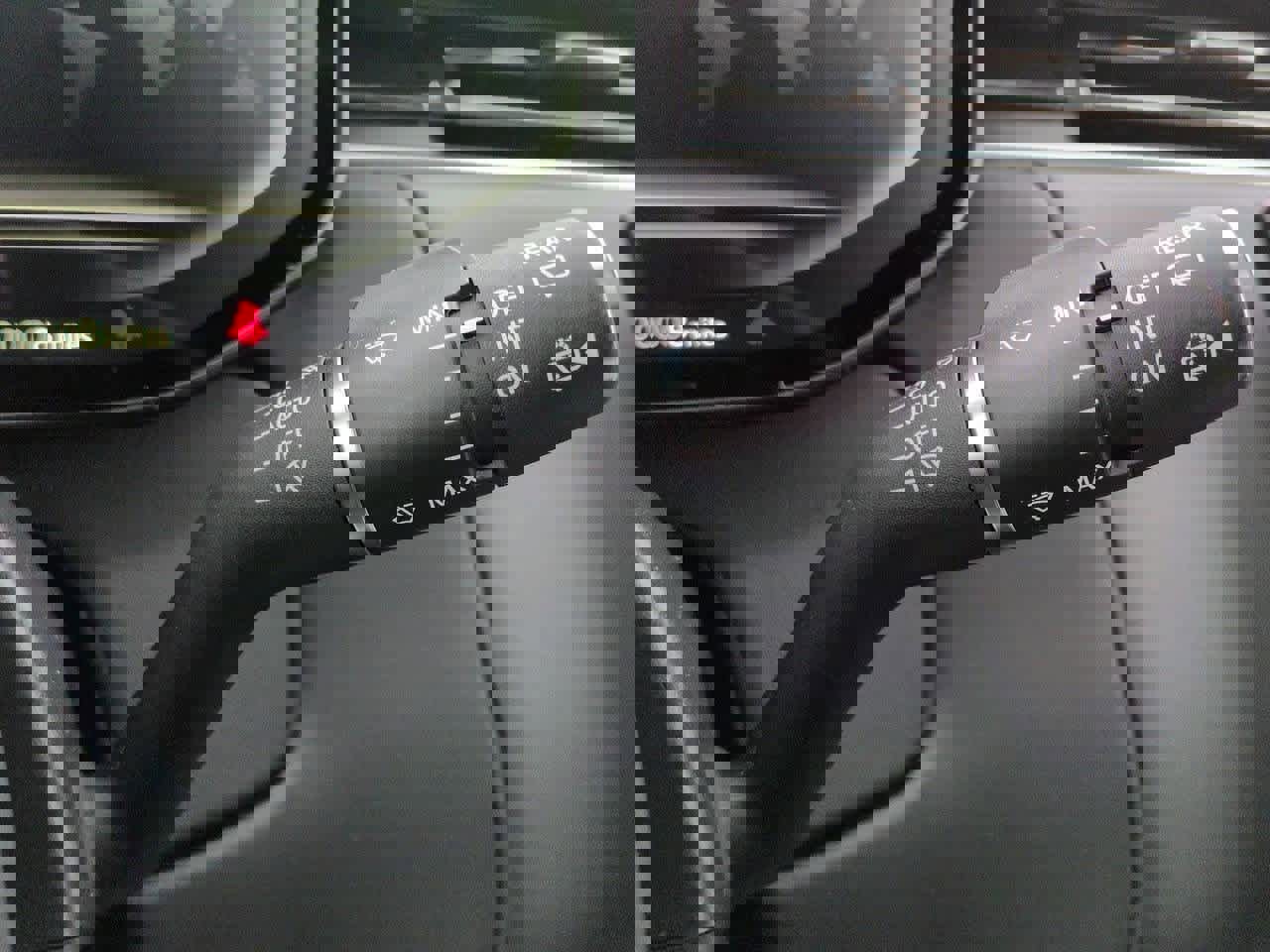 New 2026 Land Rover Range Rover Long Wheelbase SE image 27