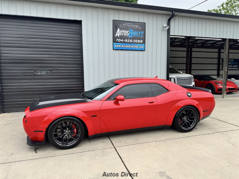 Used 2022 Dodge Challenger SRT RWD image 7