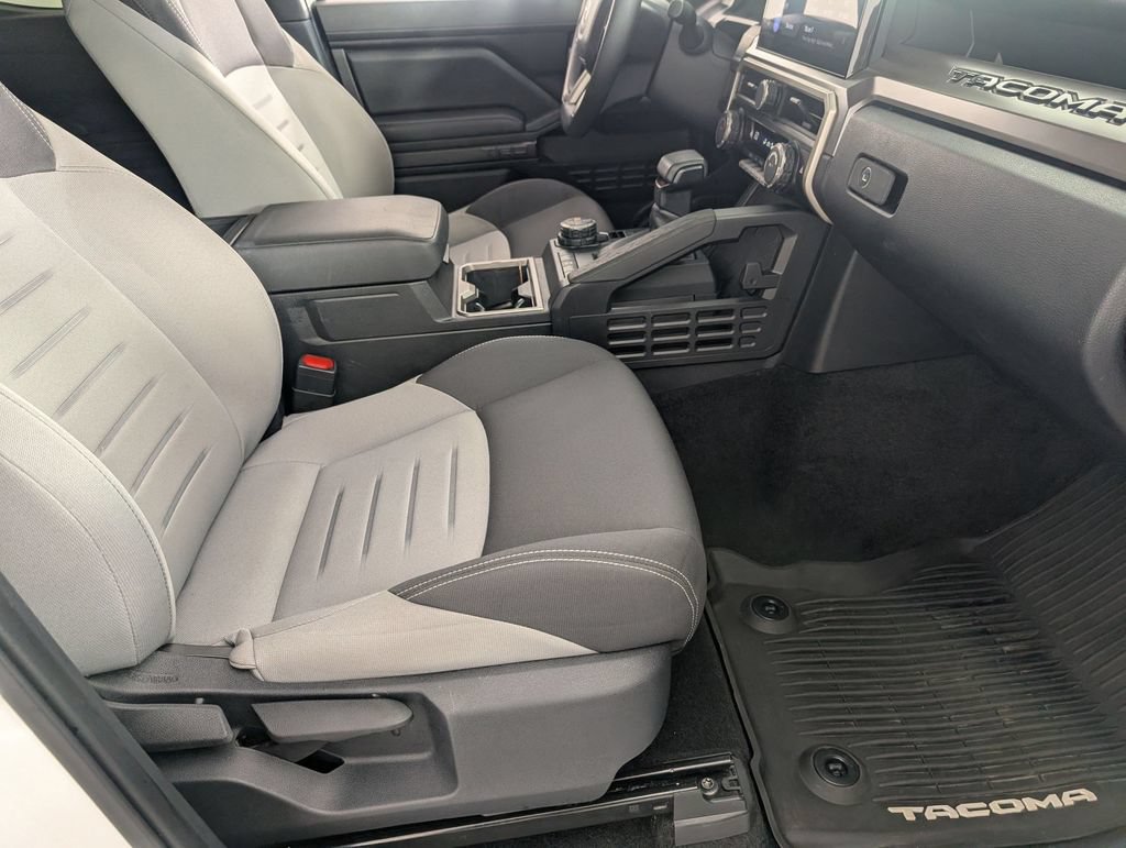 Used 2024 Toyota Tacoma TRD Off-Road AWD/4WD image 31
