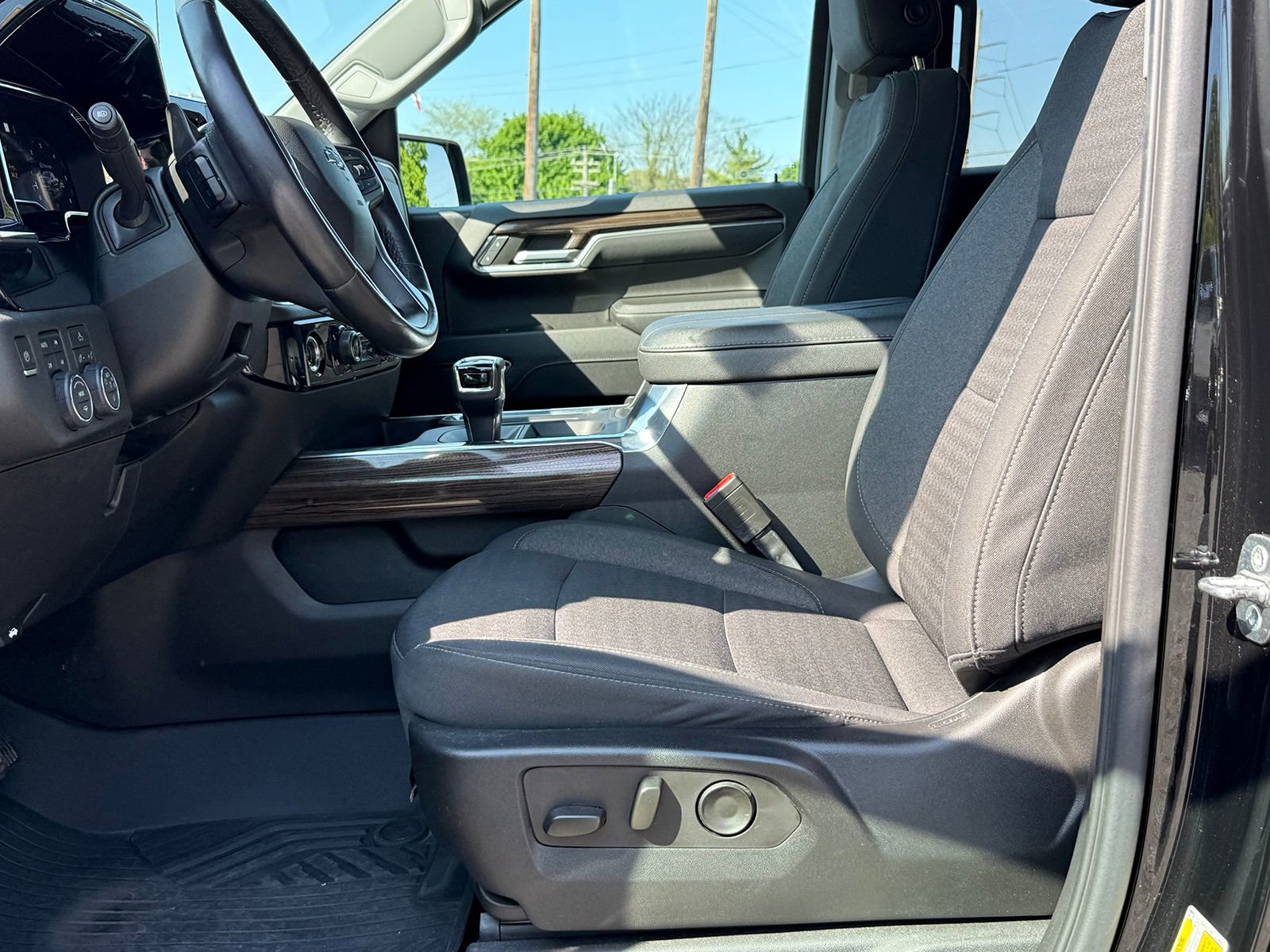 Used 2023 Chevrolet Silverado 1500 RST AWD/4WD image 16
