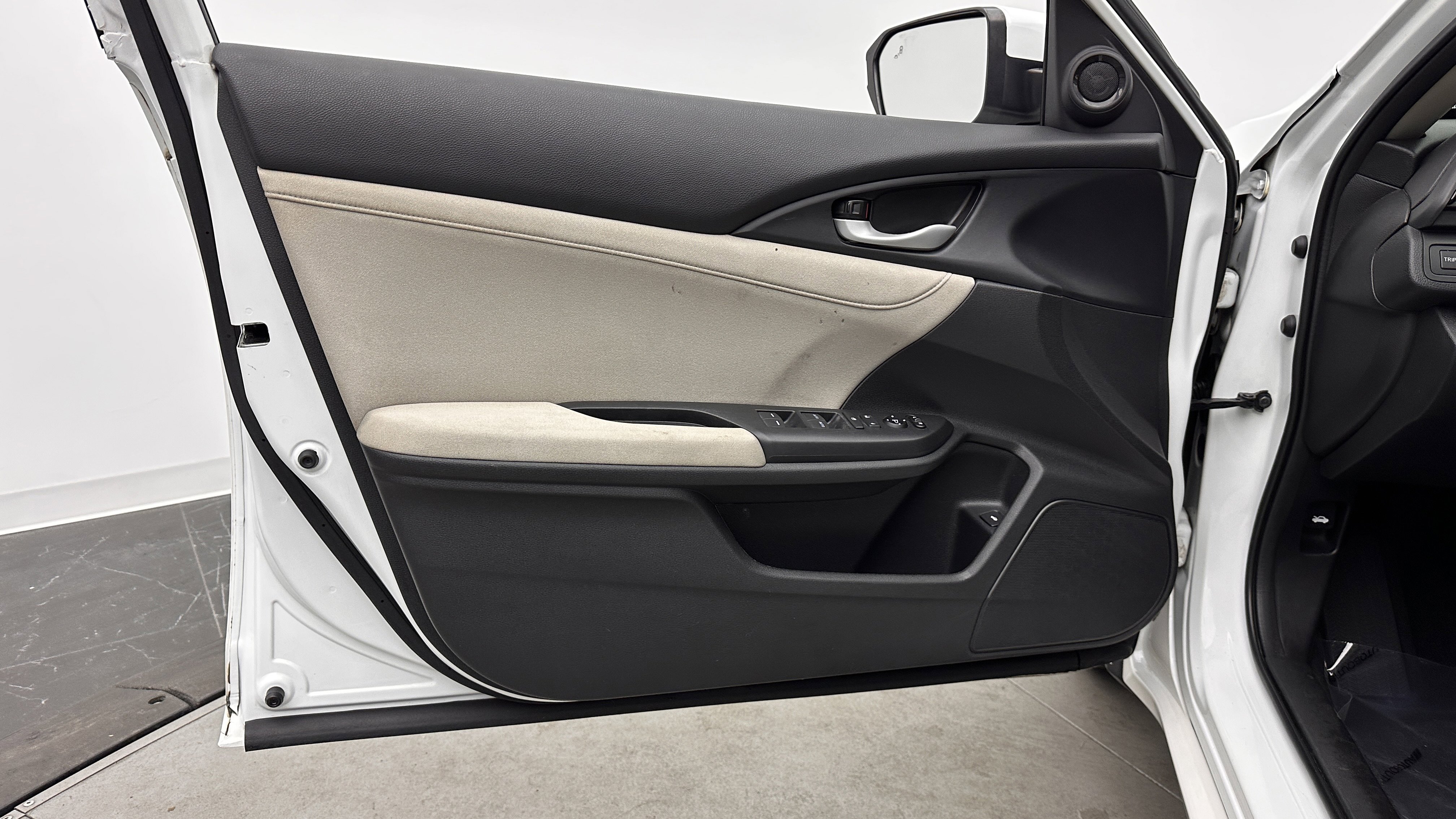 Used 2021 Honda Insight EX image 10