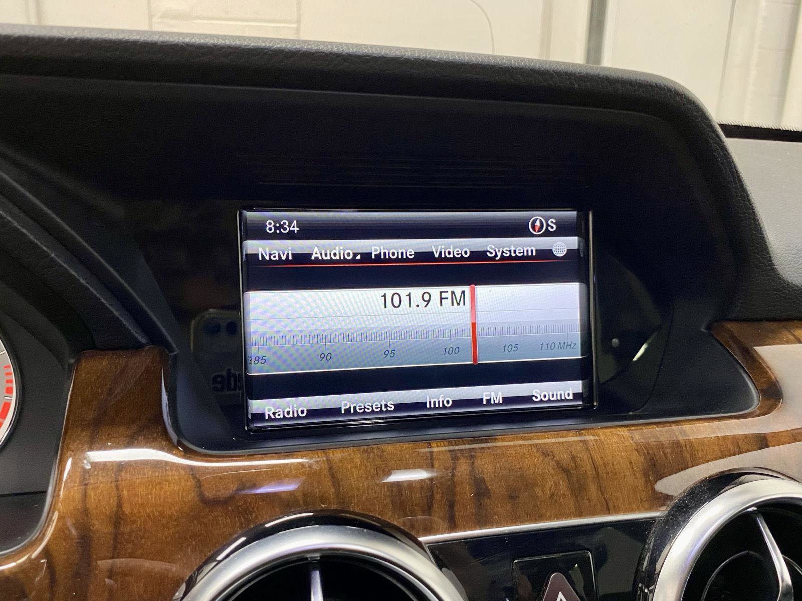 Used 2013 Mercedes-Benz GLK 350 4MATIC image 28