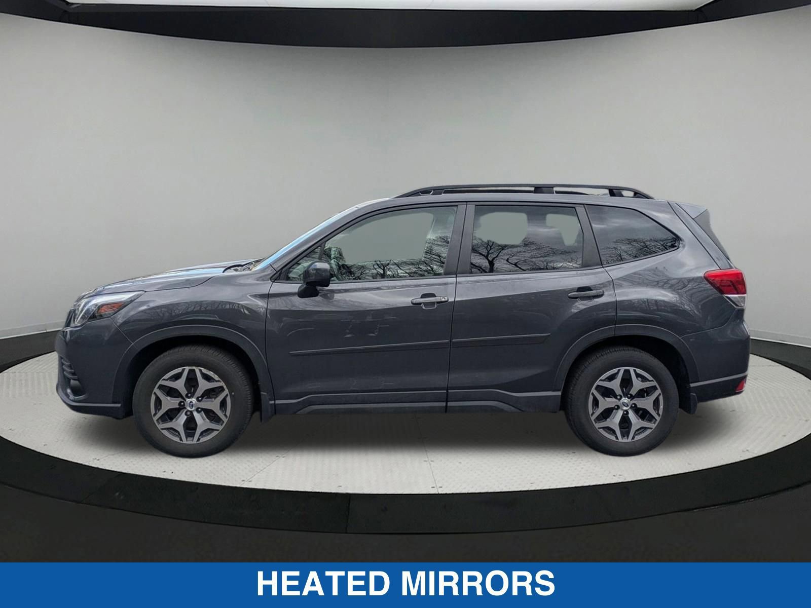 Used 2023 Subaru Forester Premium image 7