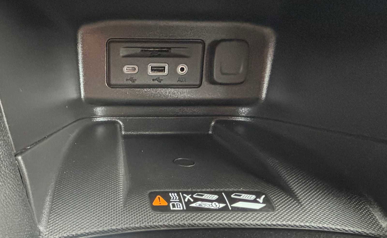 Used 2024 Chevrolet Equinox Premier image 26