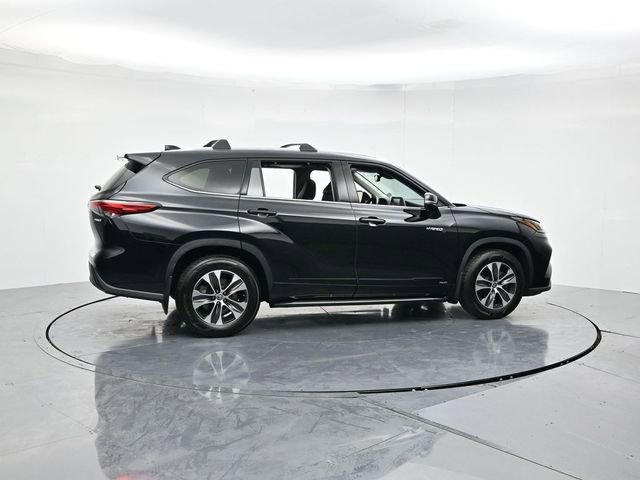 Used 2021 Toyota Highlander XLE video 2