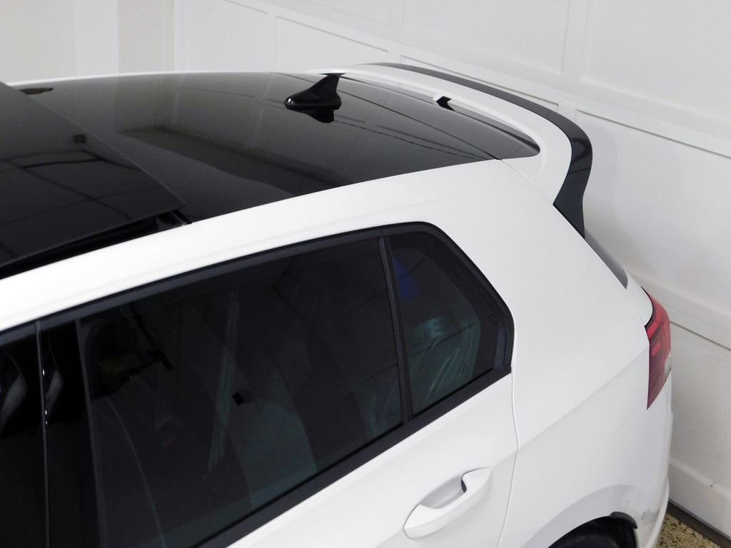 Used 2025 Volkswagen Golf R Black Edition image 25