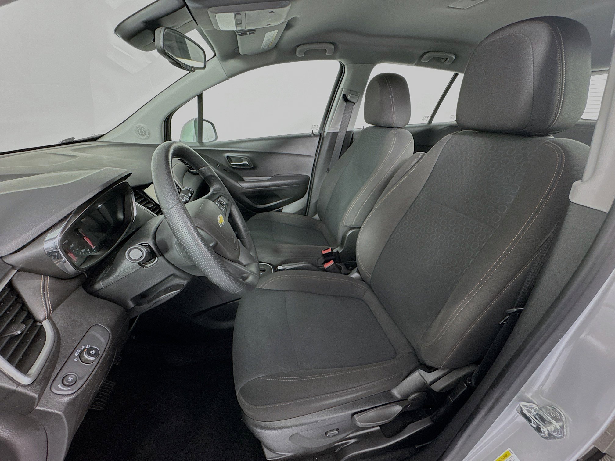 Used 2018 Chevrolet Trax LS image 19