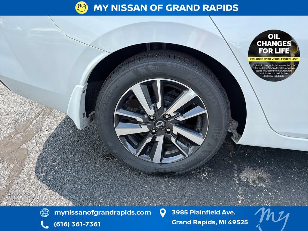 Used 2025 Nissan Versa SV w/ Trunk Package FWD image 34