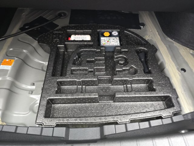 New 2027 Nissan Sentra SR w/ Floor Mat Package FWD image 36